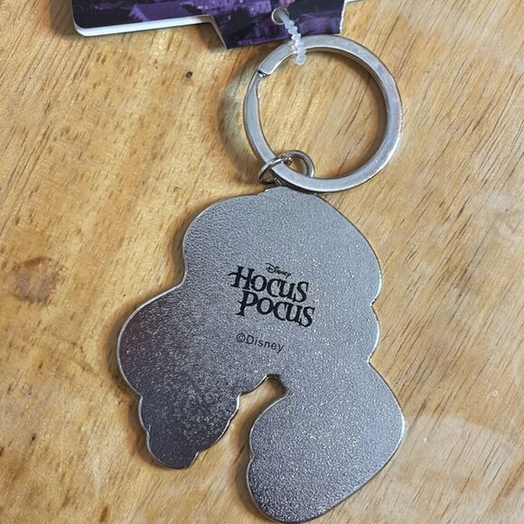 Disney’s Hocus Pocus “Sarah” Sarah Jessica Parker Halloween Witch Keychain - Picture 3 of 5